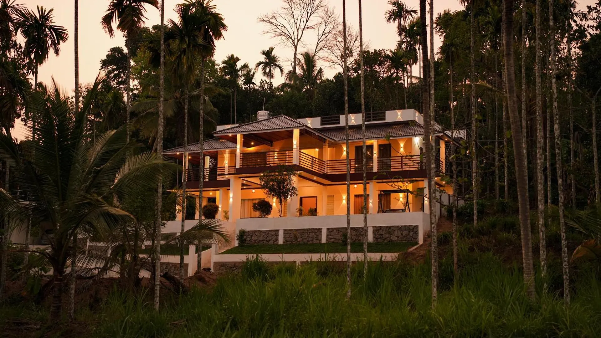The Calm County Homestay 마난타바디 0*,