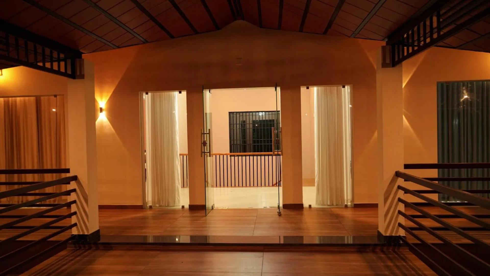 The Calm County Homestay 마난타바디 0*,
