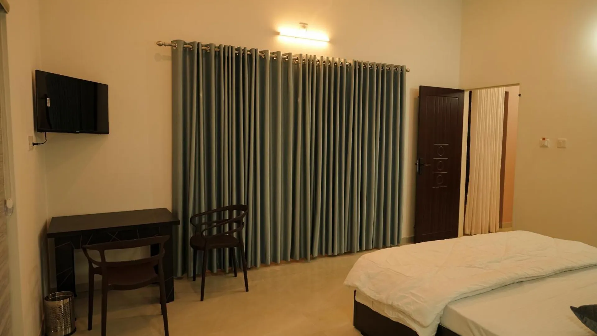 펜션 The Calm County Homestay 마난타바디