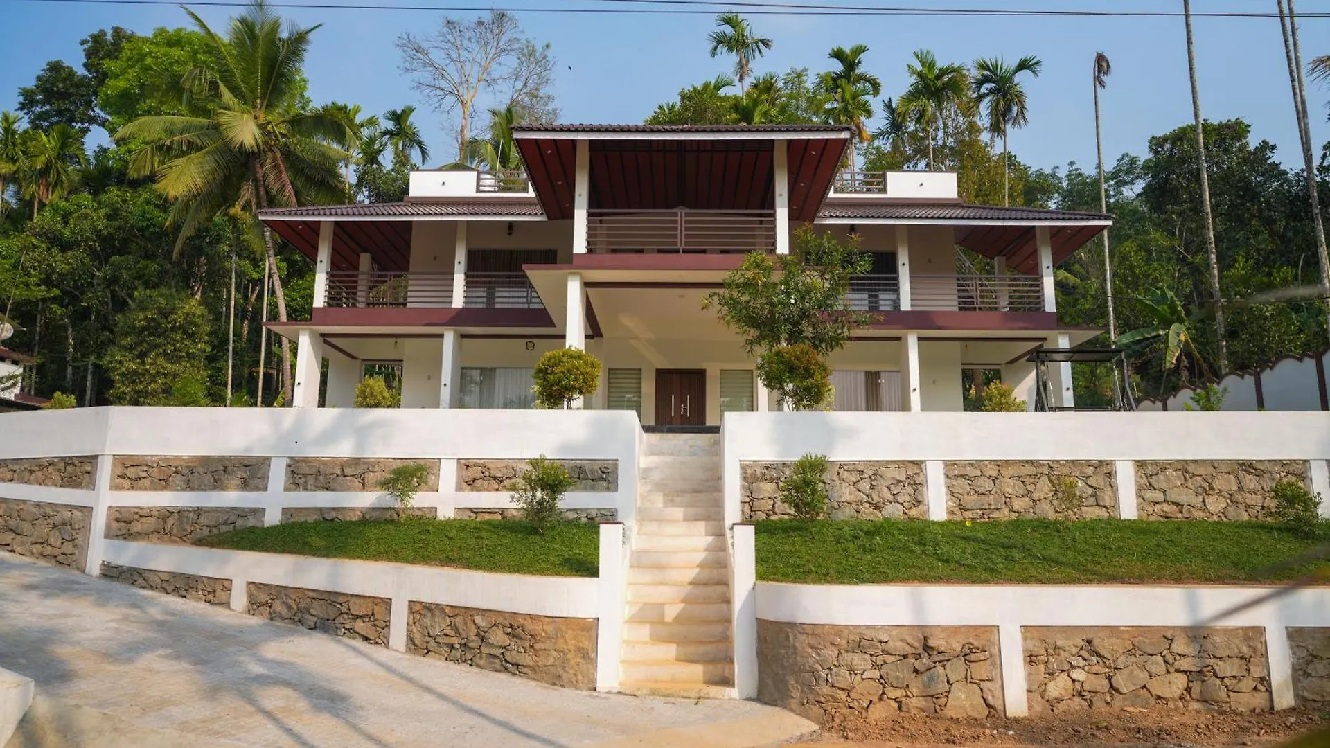 The Calm County Homestay 마난타바디 0*,